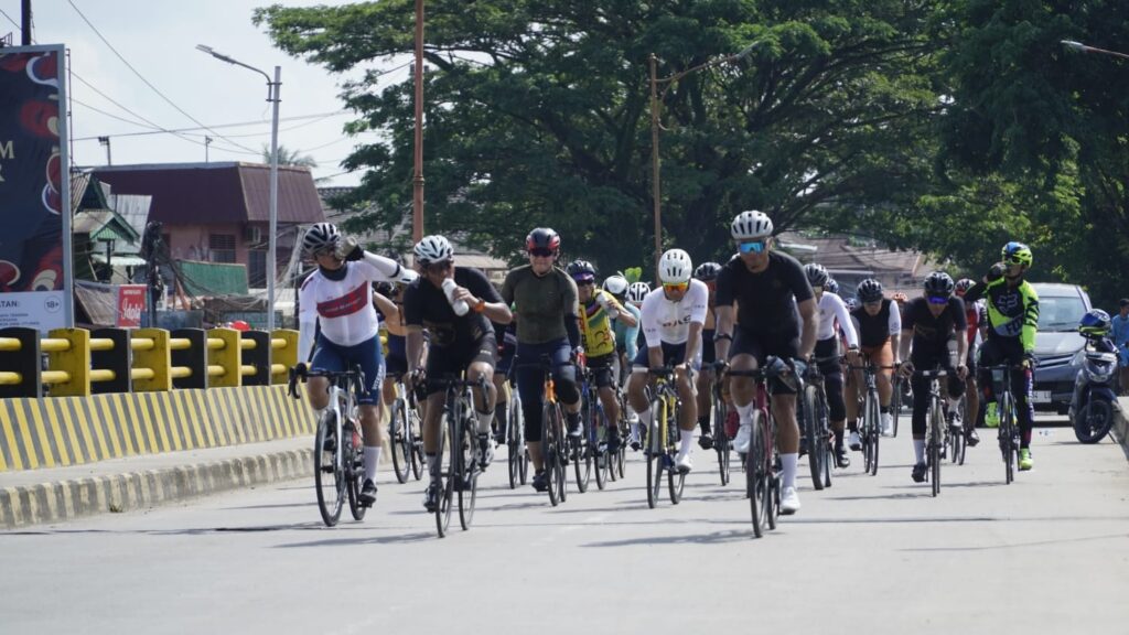 Gowes Sehat, Kapolda Bersama PJU Polda Kaltim Tempuh Jarak 86 Km WhatsApp Image 2023 05 21 at 12.43.33