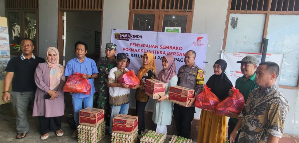 Polsek Samarinda Lakukan Pengamanan Pembagian Sembako Kepada Warga WhatsApp Image 2023 05 24 at 07.22.46