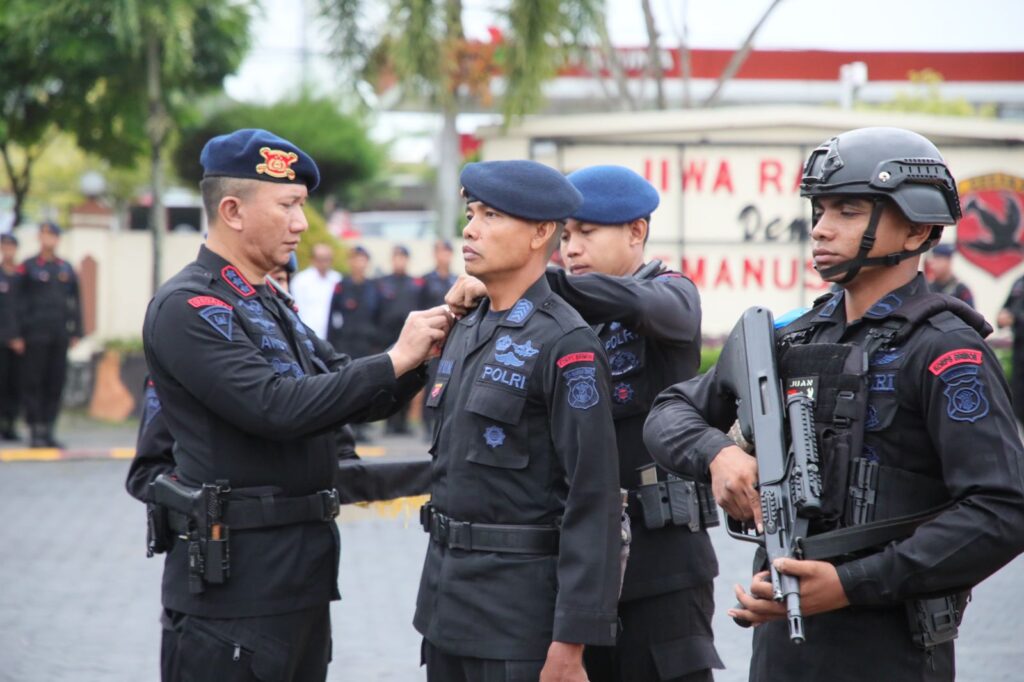 Dansat Brimob Kaltim Pimpin Upacara Penutupan Latihan Kemampuan Wanteror Triwulan II Tahun 2023 WhatsApp Image 2023 05 24 at 18.56.03