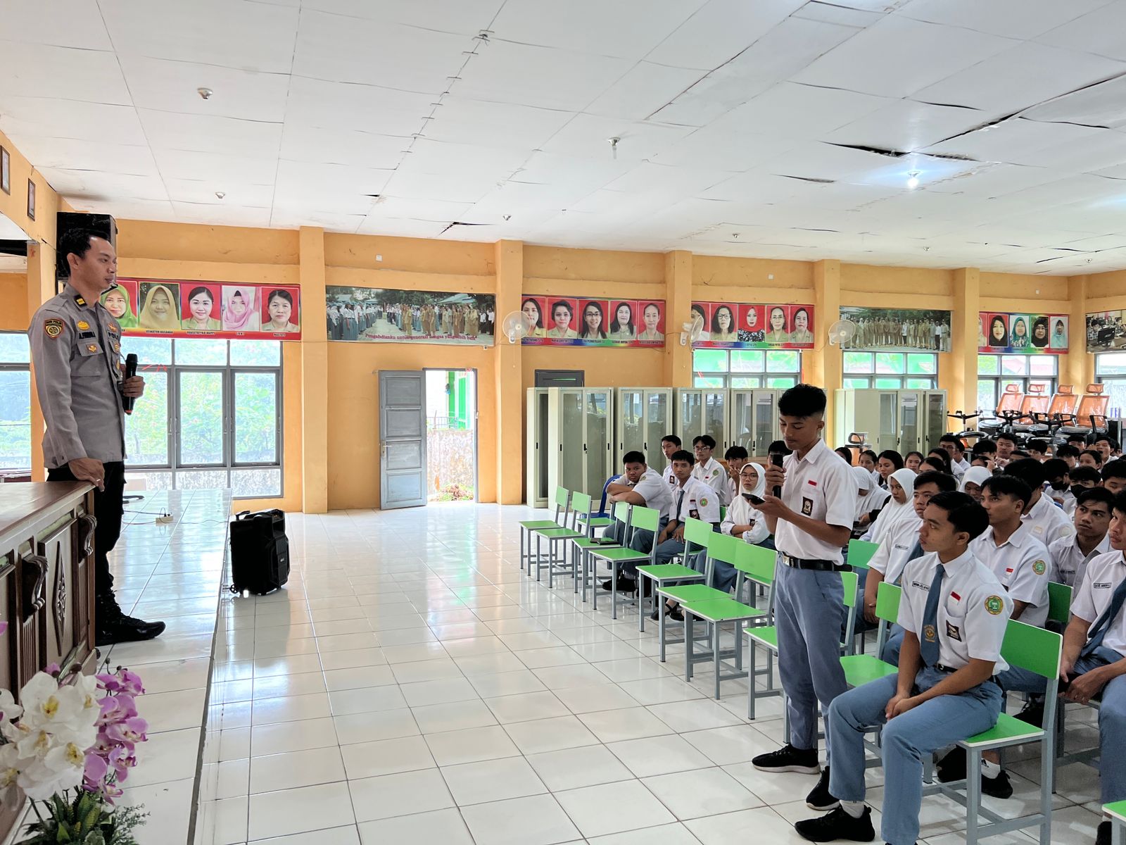 Bersama Dengan Tim SDM Polda Kaltim SDM Polres Kutai Barat Sosialisasikan Penerimaan Polri Ke Sekolah 1 WhatsApp Image 2023 10 17 at 11.49.48 AM1