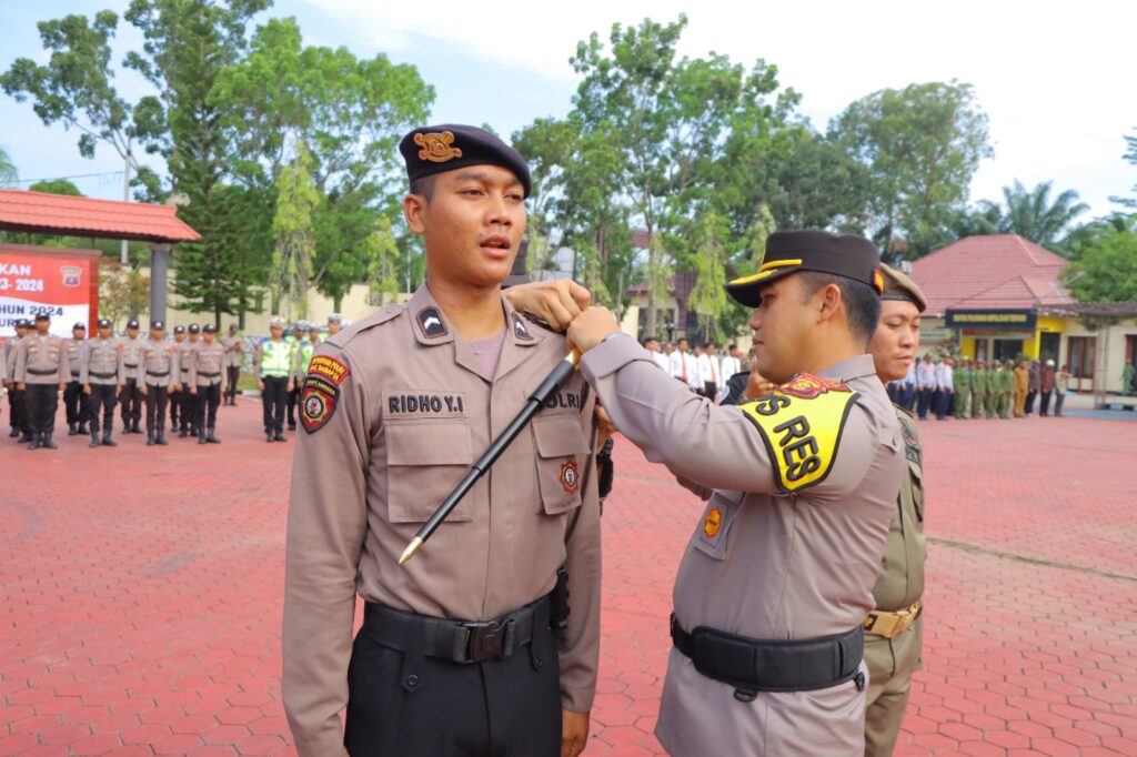 Kapolres Kutai Timur Pimpin Apel Gelar Pasukan Operasi Mantap Brata 2023-2024. WhatsApp Image 2023 10 17 at 11.49.52 AM