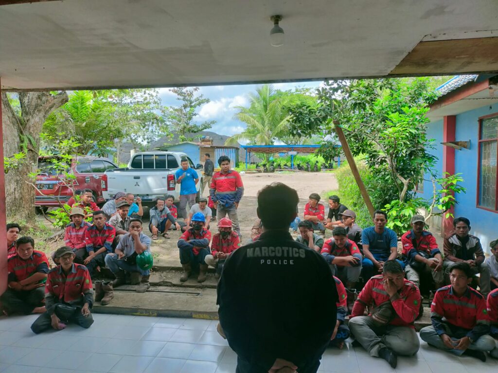 Cegah Penyalahgunaan Narkotika, PT BML Kerjasama Dengan Sat Resnarkoba Polres Kukar Tes Urine Karyawan WhatsApp Image 2023 12 31 at 19.54.15