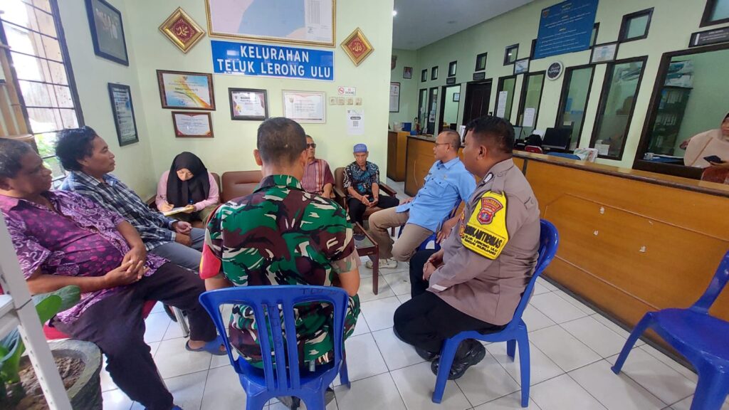 Bhabinkamtibmas Dan Babinsa Mediasi Penyelesaian Masalah Melalui Problem Solving WhatsApp Image 2024 01 16 at 11.04.17 380cd809