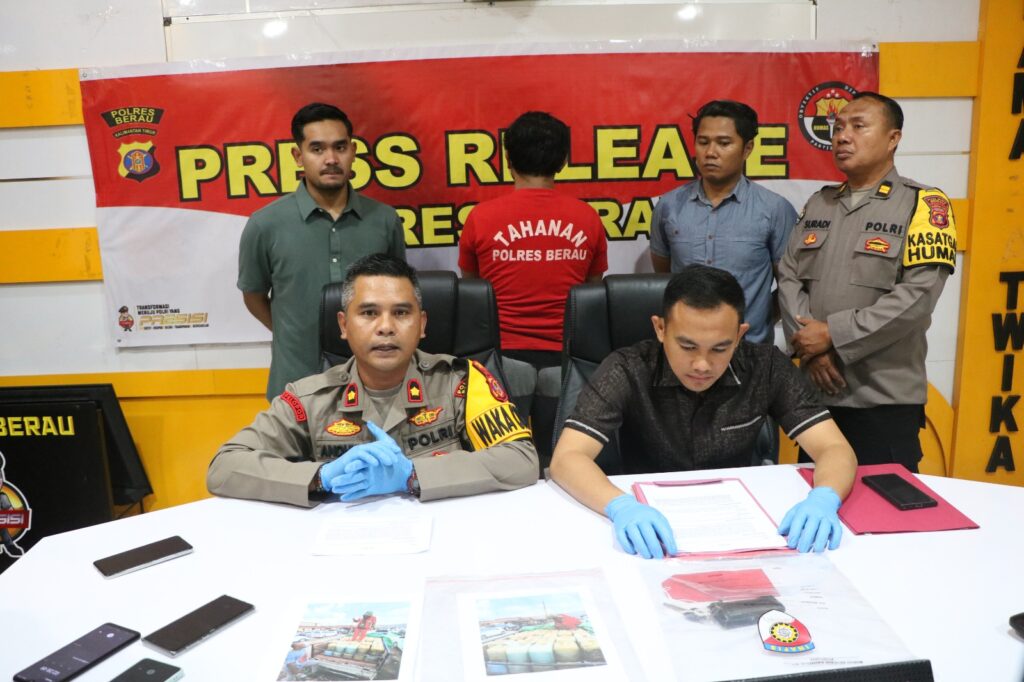 Satreskrim Polres Berau Ungkap Penyelundupan 2,3 Ton Pertalite WhatsApp Image 2024 01 16 at 15.27.32