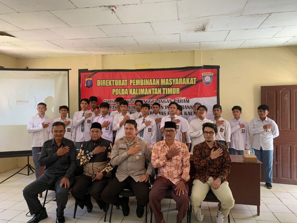 Dalam Rangka Penanggulangan Paham Terorisme, Radikalisme dan Intoleransi, Polda Kaltim Gelar Sosialisasi di Ponpes Mardhatillah WhatsApp Image 2024 02 22 at 22.14.52 b4bc98cc