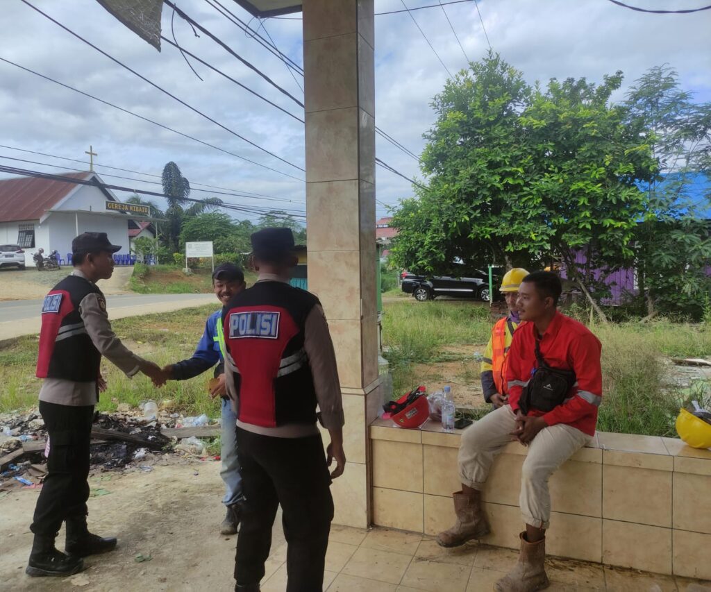 Polsek Sepaku Melaksanakan Patroli Dialogis Sambangi Warga Pasca Pemilu 2024 WhatsApp Image 2024 02 26 at 09.12.50 d49c9421