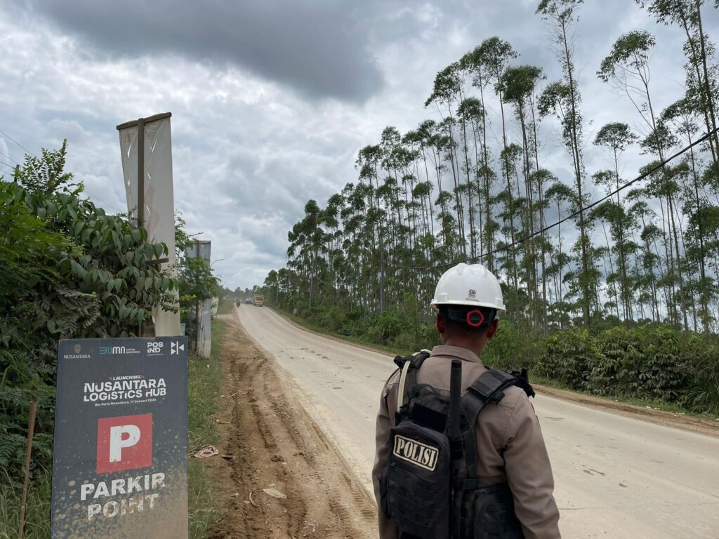 Guna Ciptakan Situasi Aman dan Kondusif, Satgas Ops Nusantara Mahakam Gelar Patroli Kamtibmas Di Sekitar Kawasan Pembangunan IKN WhatsApp Image 2024 02 26 at 14.58.19 083e853f