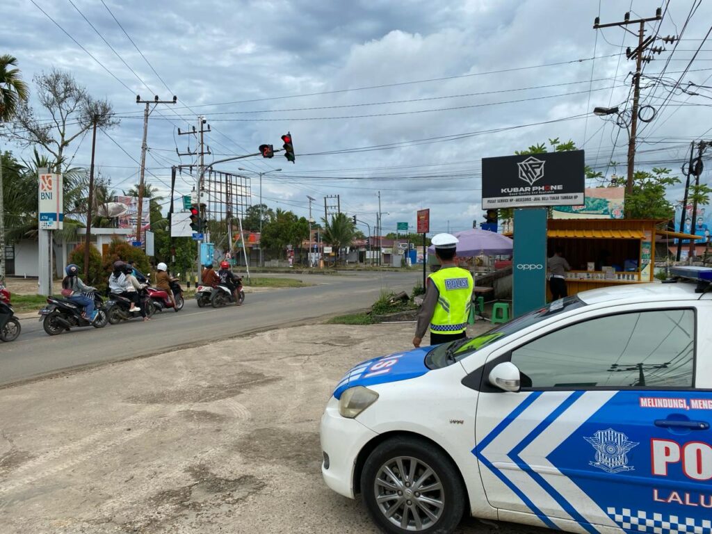 Personel Satlantas Polres Kutai Barat Lawang Laksanakan Patroli Daerah Rawan Laka WhatsApp Image 2024 02 27 at 10.14.26 cbb23459