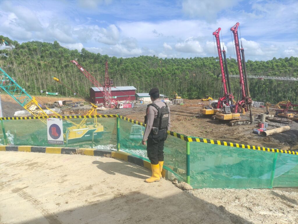 Pastikan Keamanan Dan Kelancaran Pembangunan Di Kawasan IKN, Personil Satgas Ops.Nusantara Mahakam Rutin Gelar Patroli Secara Intensif WhatsApp Image 2024 02 29 at 10.46.18