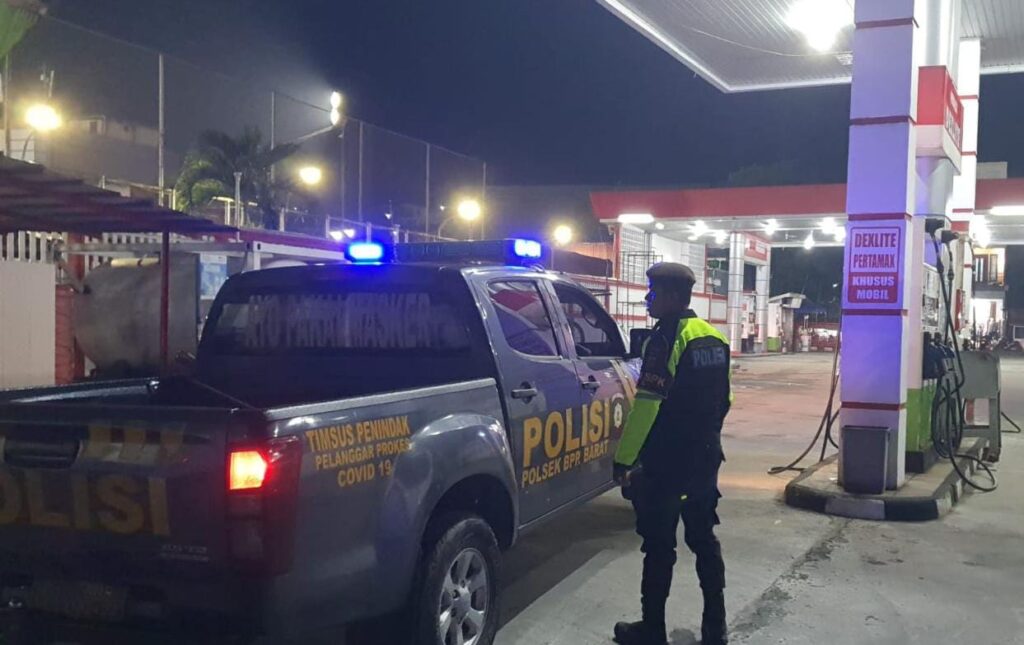 Polsek Balikpapan Barat Pantau Distribusi BBM di SPBU Baru Ilir Jelang Idulfitri IMG 20240330 WA0023
