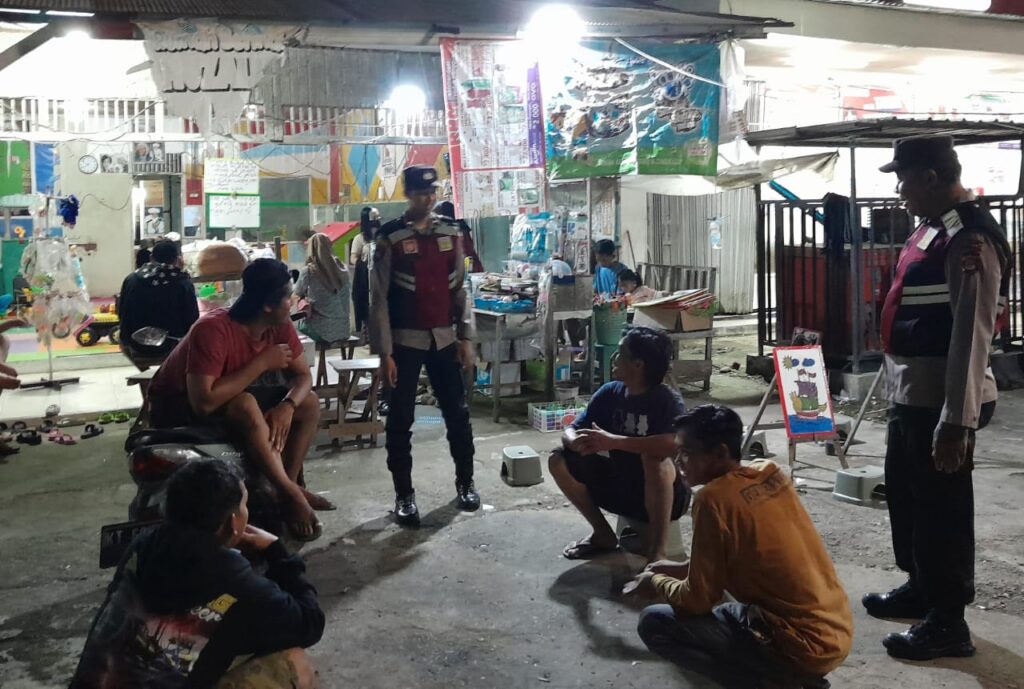 Jaga Kondusifitas Kamtibmas, Polsek Batu Sopang Giatkan Patroli Dialogis dan Sambang Warga WhatsApp Image 2024 03 09 at 11.19.42 a75ed440