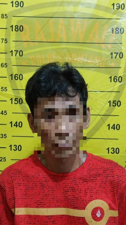 Bawa Senjata Tajam, Pria Tanjung Laut Diamankan Personel Polsek Bontang Barat WhatsApp Image 2024 03 14 at 14.37.56 fd52b2f3