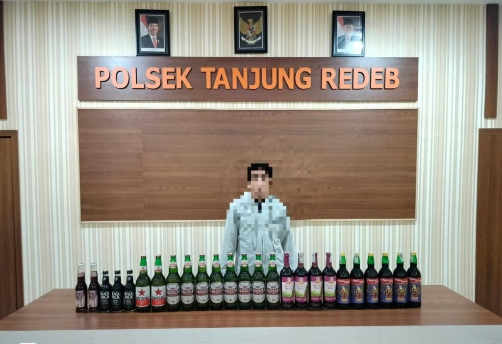 Jual Miras, Pria 31 Tahun Diamankan Polsek Tanjung Redeb WhatsApp Image 2024 03 18 at 12.31.50 c13892a4