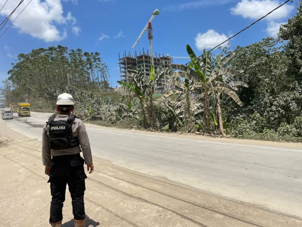 Guna Pastikan Keamanan Di Kawasan Pembangunan Ibu Kota Nusantara, Personil Satgas Ops.Nusantara Mahakam Lakukan Patroli Rutin Secara Intensif WhatsApp Image 2024 03 19 at 09.47.27