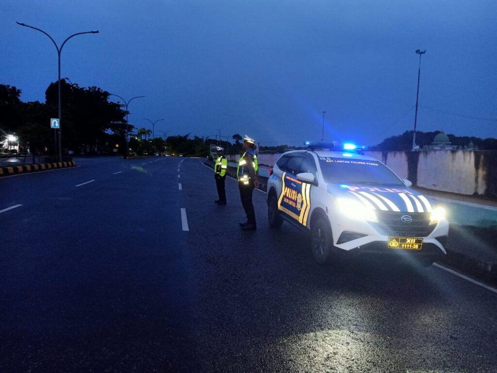 Sat Lantas Polres Paser Tingkatkan Patroli Blue Light untuk Cegah Balap Liar Setelah Sahur WhatsApp Image 2024 03 19 at 10.08.47