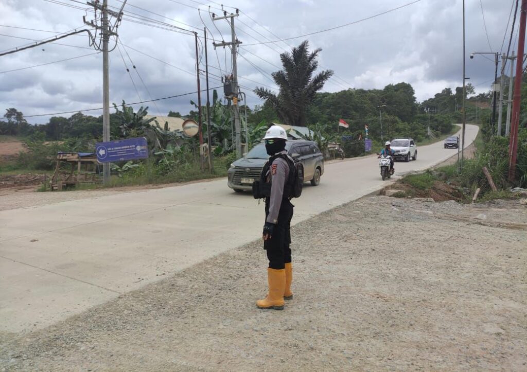 Guna Pastikan Keamanan Di Kawasan Pembangunan IKN, Personil Satgas Ops.Nusantara Mahakam Lakukan Patroli Rutin Secara Intens WhatsApp Image 2024 03 23 at 10.33.09