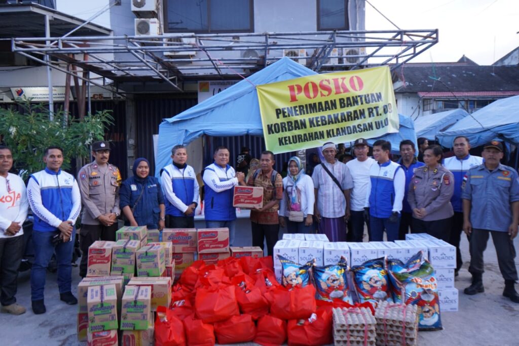 Baksos Wakapolda Kaltim Bersama Komunitas Vespa ke Rumah Sahabat Yatim dan Posko Kebakaran Klandasan WhatsApp Image 2024 03 23 at 15.24.50 e36b74c8
