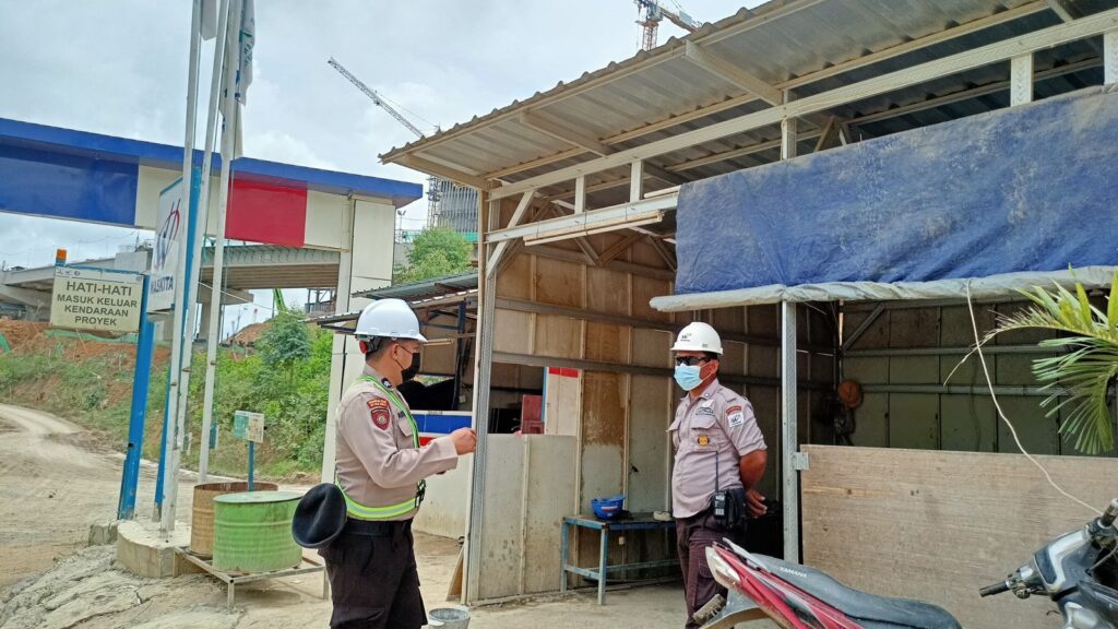 Lakukan Patroli Dialogis, Personil Satgas Ops.Nusantara Mahakam Pastikan Situasi Kamtibmas Guna Kelancaran Pembangunan Di Kawasan IKN WhatsApp Image 2024 03 24 at 06.23.57