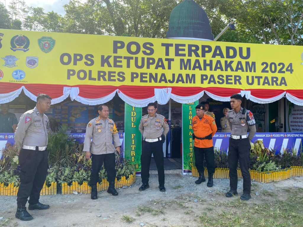 Kapolres PPU Tinjau Arus Pemudik Di Pos Terpadu Pelabuhan Ferry Penajam IMG 20240412 WA0119