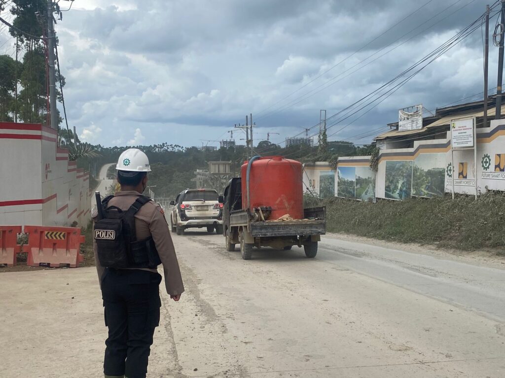 Pastikan Keamanan Di Kawasan Pembangunan Ibu Kota Nusantara, Personil Satgas Ops Nusantara Mahakam Lakukan Patroli Rutin Secara Intensif WhatsApp Image 2024 04 01 at 15.05.26 f00d1884