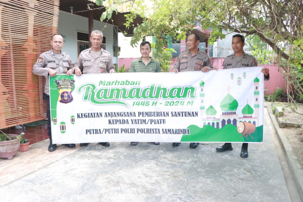 Bag SDM Polresta Samarinda Jenguk Anggota yang Sakit dan Berikan Dukungan Moral WhatsApp Image 2024 04 02 at 09.29.26 e9ec1232