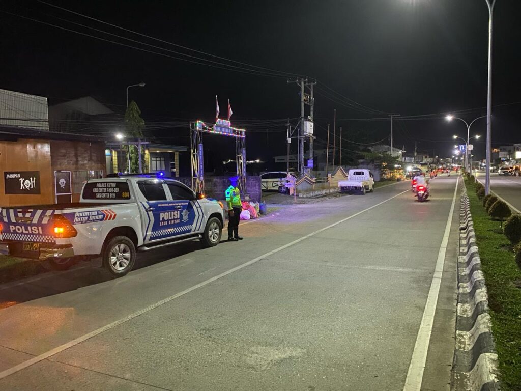 Ciptakan Situasi Aman, Unit Turjawali Sat Lantas Polres Kutai Timur Gelar Patroli Malam Hari WhatsApp Image 2024 04 08 at 19.04.22 1
