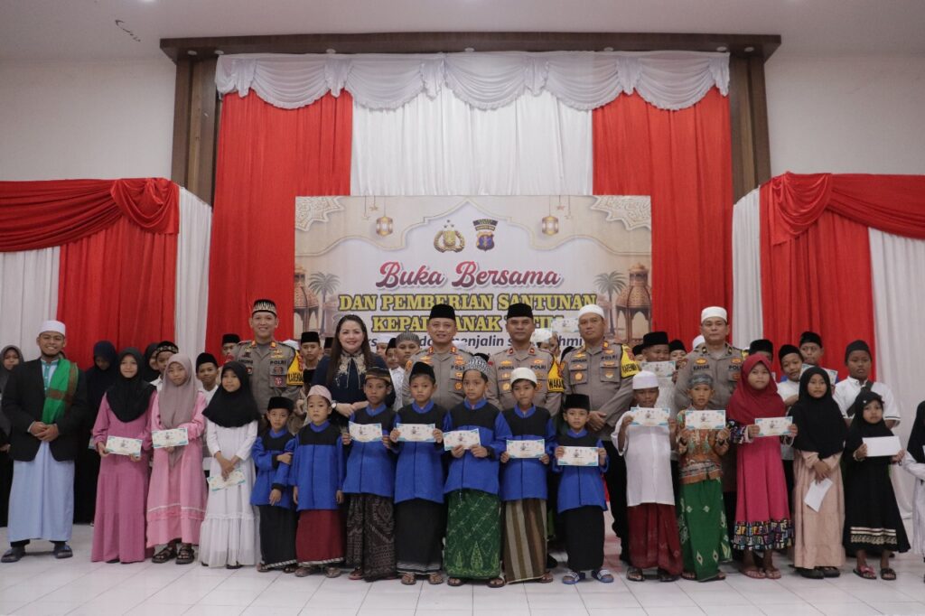 Polres Berau Gelar Buka Bersama dan Santunan Anak Yatim Piatu WhatsApp Image 2024 04 09 at 10.01.42 1