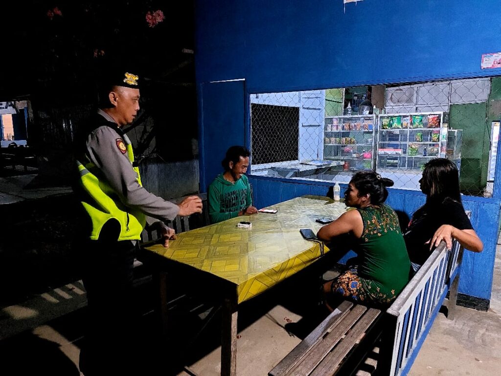 Personil Polsek Muara Wis Gelar Cipta Kondisi Dengan Lakukan Patroli DIalogis WhatsApp Image 2024 04 09 at 10.04.07
