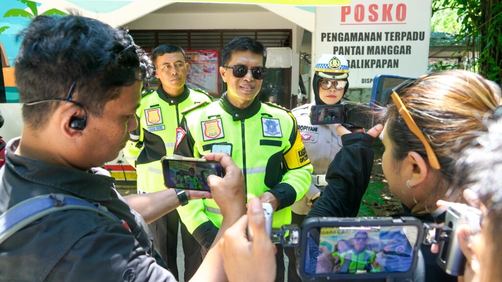 Pasca Lebaran, Dir Lantas Polda Kaltim Pantau Arus Lalu Lintas dan Keramaian Objek Wisata Pantai WhatsApp Image 2024 04 14 at 10.12.07 d49596c2