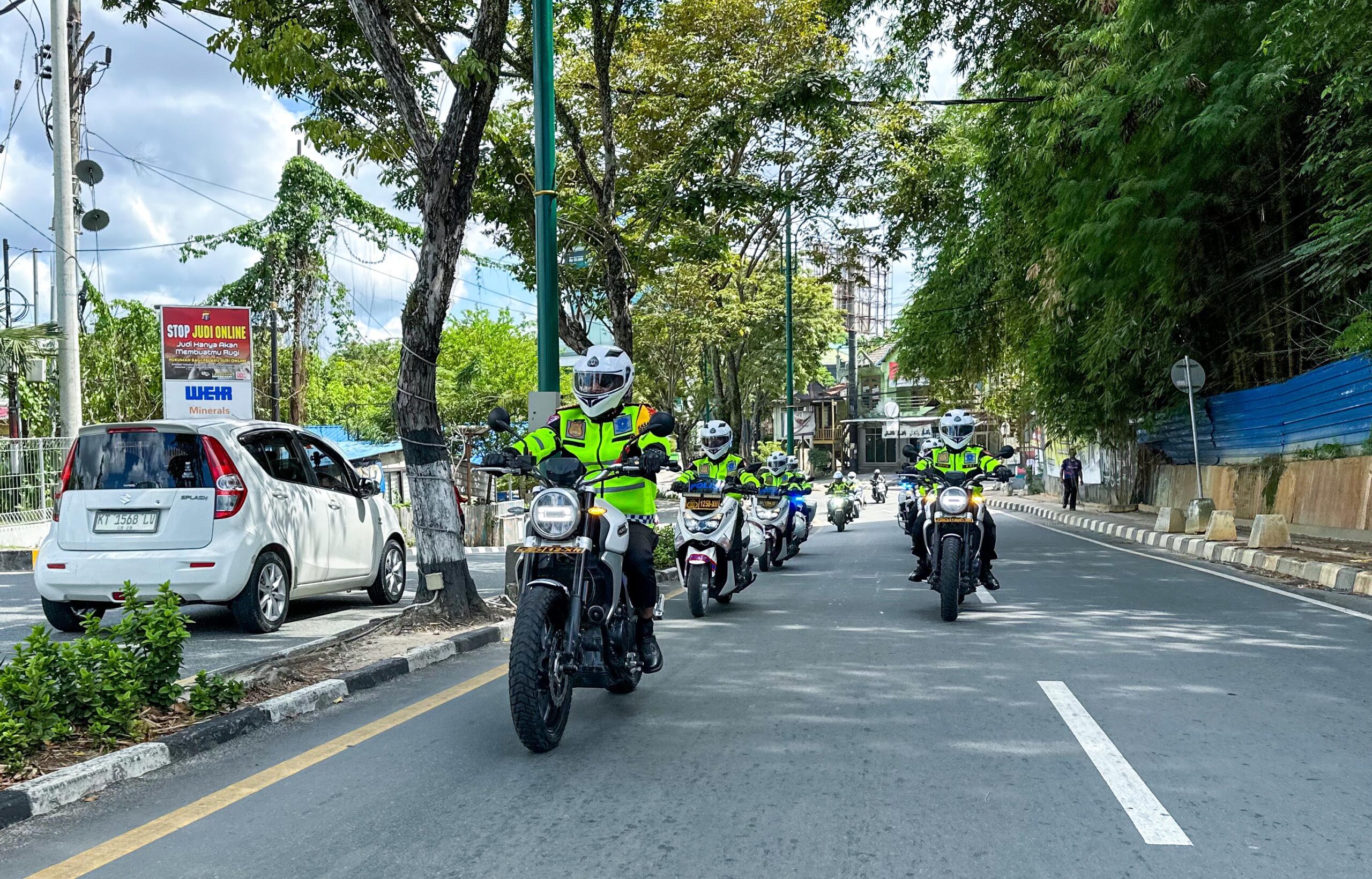 Pasca Lebaran, Dir Lantas Polda Kaltim Pantau Arus Lalu Lintas dan Keramaian Objek Wisata Pantai 1 WhatsApp Image 2024 04 14 at 10.12.08 062f619f scaled