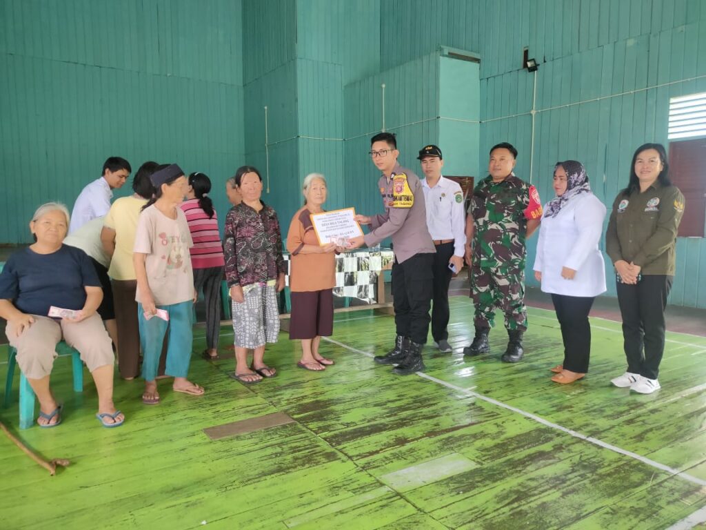 Polsek Tabang Kawal Penyerahan BLT DD di Desa Bila Talang WhatsApp Image 2024 04 19 at 07.58.02 9f0ab50b