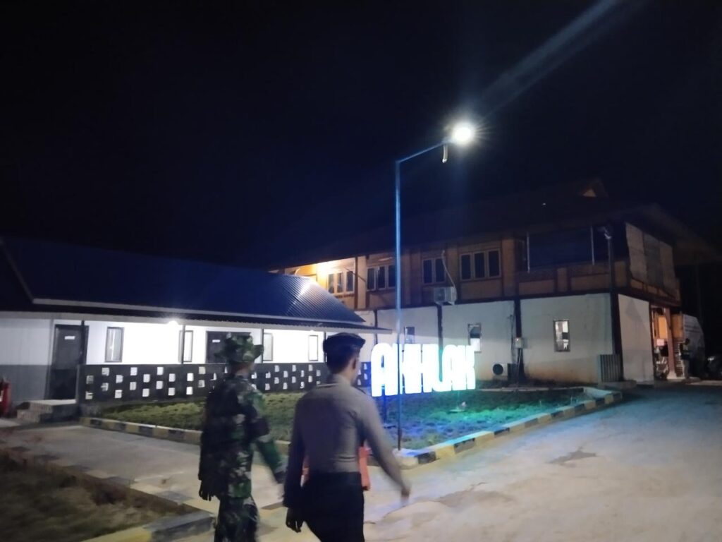 Sinergitas Personel Polres PPU Bersama TNI Lakukan Patroli Cipta Kamtibmas Di Kawasan Pembangunan Bandara VVIP IKN WhatsApp Image 2024 04 20 at 07.11.47