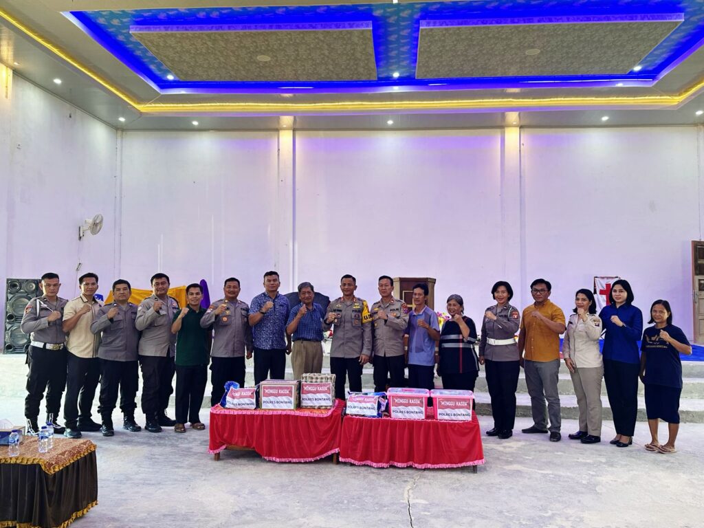 Minggu Kasih Di Gereja Kerapatan Pantekosta Bontang, Kapolres Serap Aspirasi Jemaat WhatsApp Image 2024 04 21 at 10.42.42