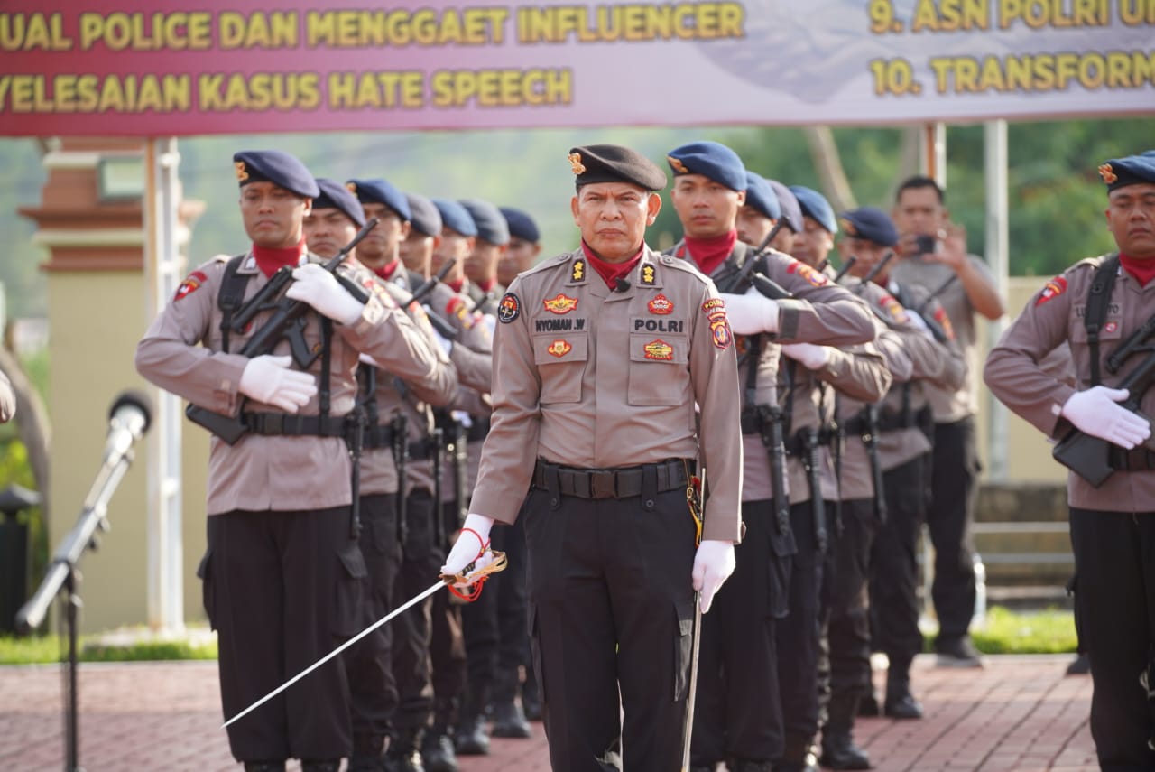Tingkatkan Kualitas Pelayanan dan Keamanan Masyarakat, Kapolda Kaltim Pimpin Upacara Kesadaran Nasional 3 WhatsApp Image 2024 04 22 at 08.15.17 9065a4ec
