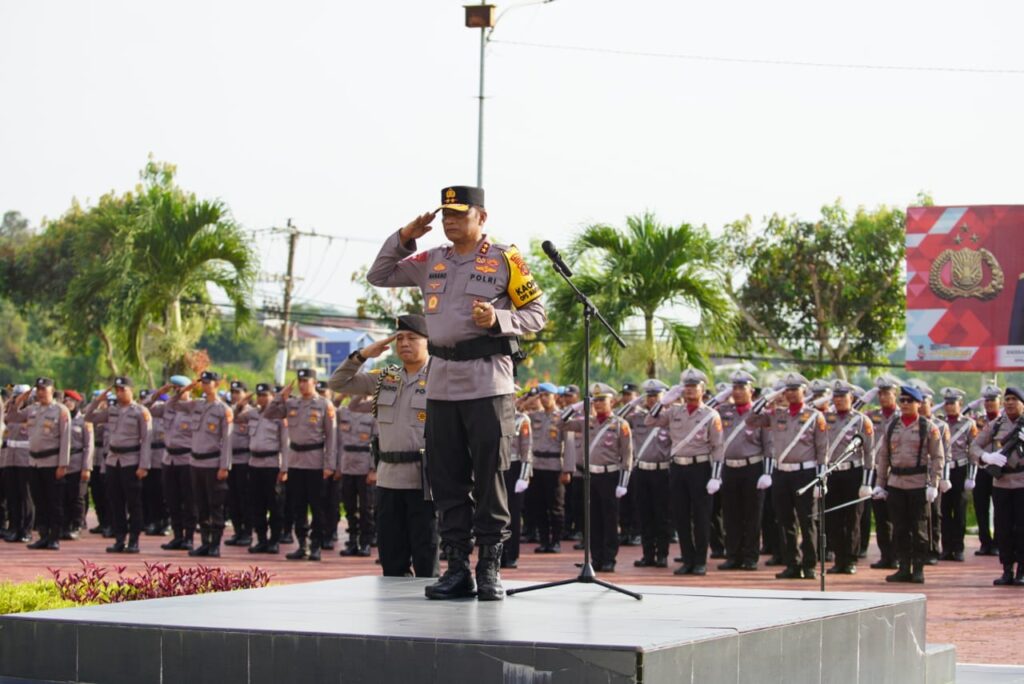 Tingkatkan Kualitas Pelayanan dan Keamanan Masyarakat, Kapolda Kaltim Pimpin Upacara Kesadaran Nasional WhatsApp Image 2024 04 22 at 08.15.24 0447526f