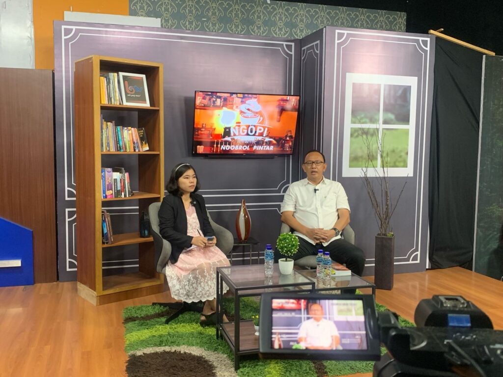 Talkshow BTV “Ngobrol Pintar”, Polda Kaltim Jelaskan Fungsi Sentra Gakkumdu Jelang Pilkada Di Kaltim WhatsApp Image 2024 04 24 at 14.32.56 d670c5c4