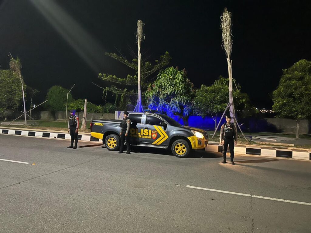 Sat Samapta Polres Kukar Rutin Gelar Patroli Blue Light WhatsApp Image 2024 04 25 at 12.41.12