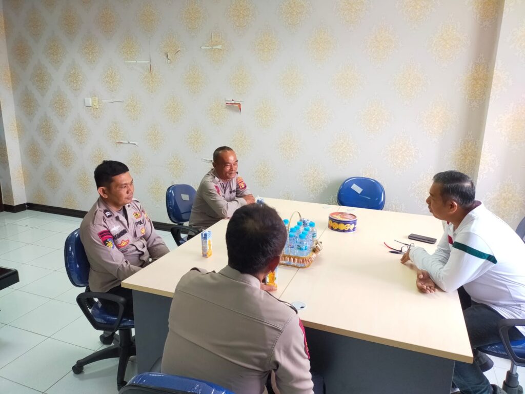 Upayakan Ketertiban Sektor Kelautan, Sat Polair Polres Bontang lakukan Koordinasi dengan Dinas Kelautan dan Perikanan Kota Bontang WhatsApp Image 2024 04 25 at 12.41.16