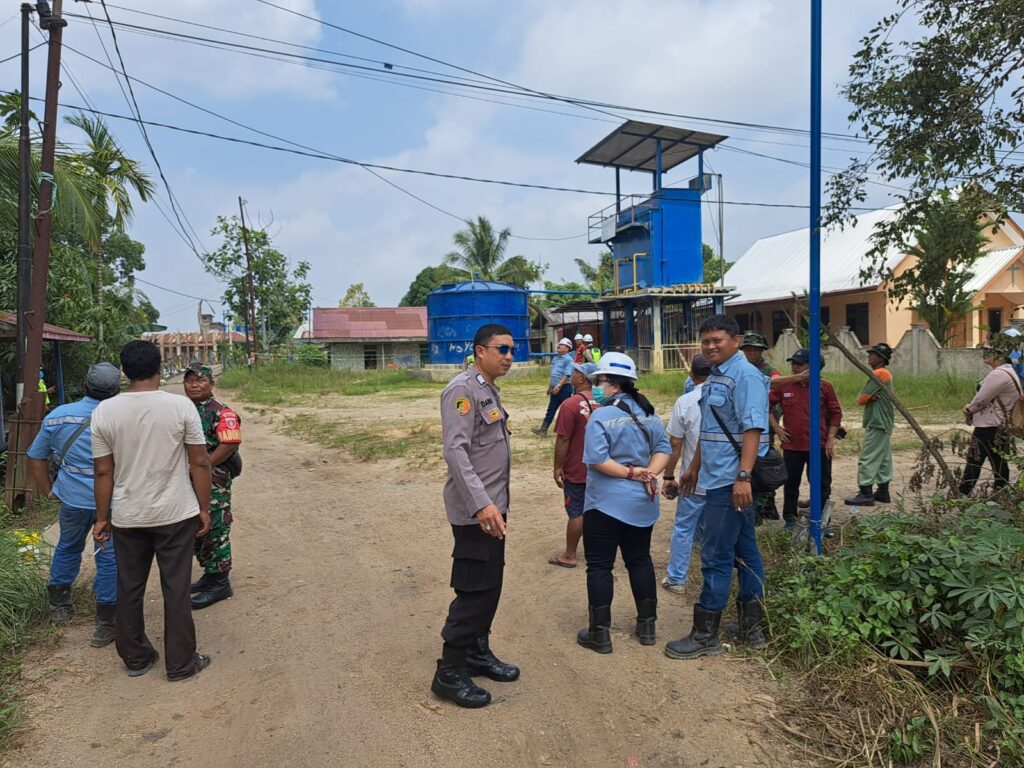 Polsek Loa Janan Kawal Penertiban Listrik Milik PT BBE di Desa Loa Duri Ulu WhatsApp Image 2024 04 27 at 09.30.38 096ac66e