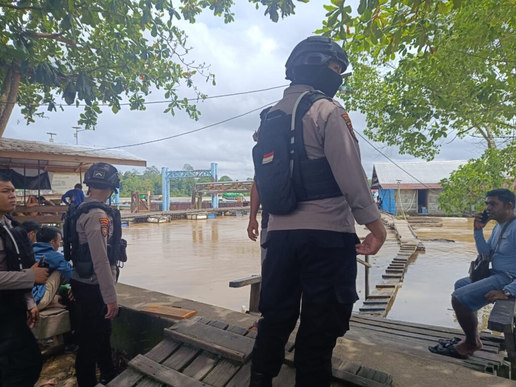 Agar Terciptanya Rasa Aman Di Masyarakat, Personil Sat Samapta Polres Kubar Lakukan Patroli WhatsApp Image 2024 04 29 at 08.31.31