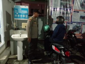 Polsek Tenggarong Laksanakan Patroli Jam Rawan, Wilayah Aman dan Kondusif IMG 20240510 WA0004 300x225 1