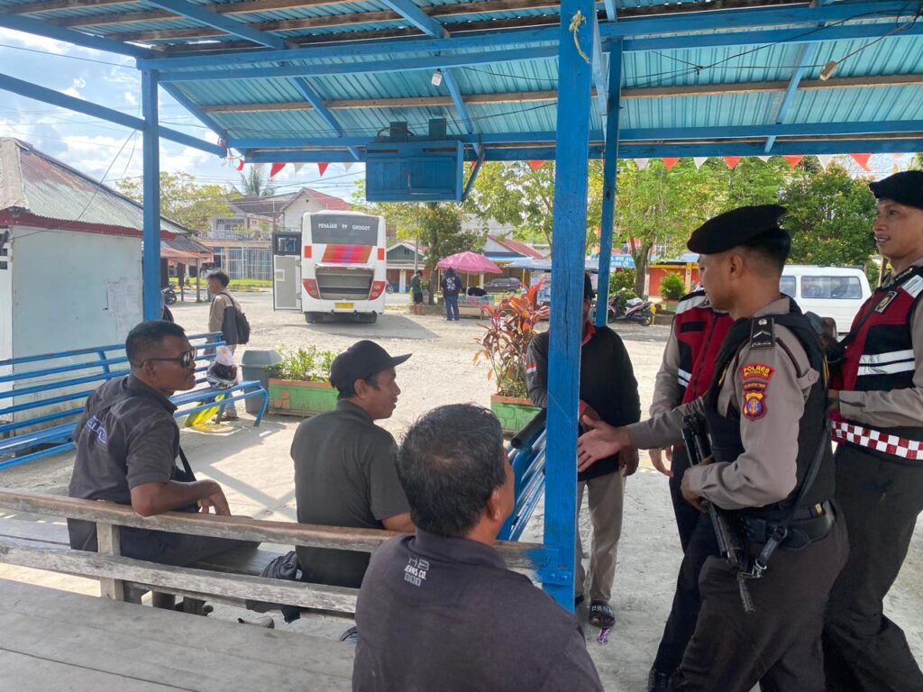 Patroli Antisipasi Menjelang Hari Buruh oleh Polres PPU WhatsApp Image 2024 05 02 at 10.18.33 2