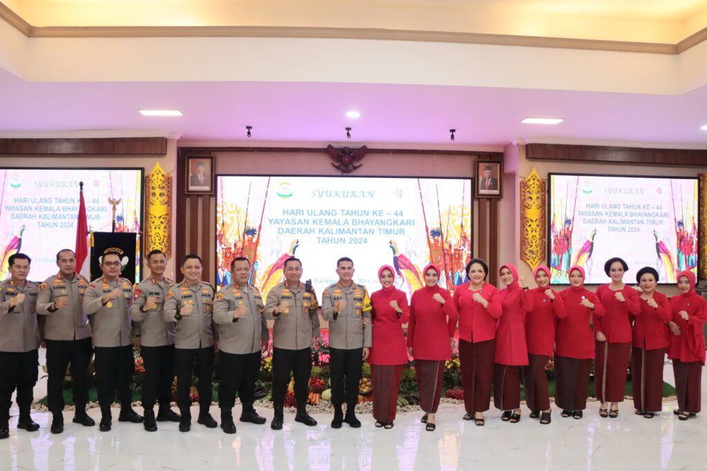Kapolresta Samarinda Hadiri Puncak Peringatan Hari Ulang Tahun Ke-44 Yayasan Kemala Bhayangkari Kaltim WhatsApp Image 2024 05 08 at 08.47.08 122e13de