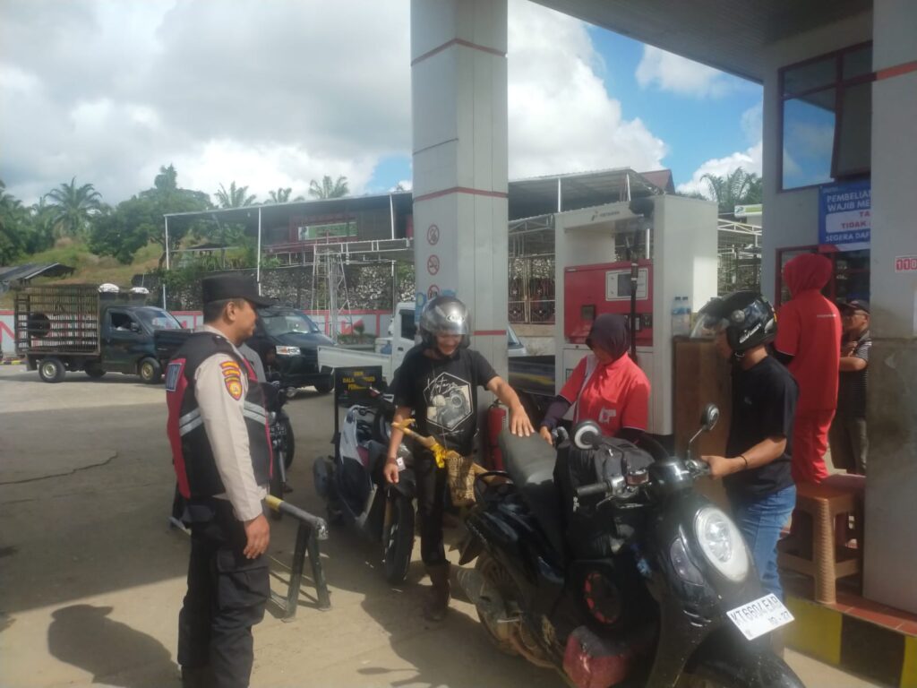 Polsek Kuaro Tingkatkan Patroli di SPBU untuk Ciptakan Keamanan dan Kewaspadaan WhatsApp Image 2024 05 11 at 13.57.10 b356ca63