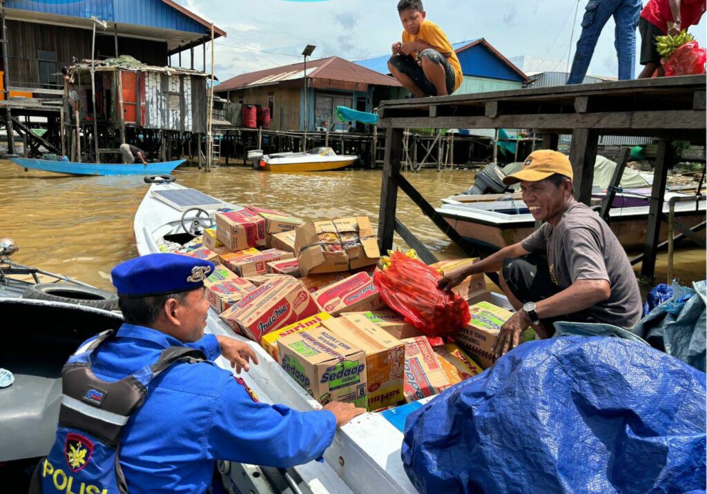 Satpolairud Polres Kutai Kartanegara Gelar Patroli di Perairan Sungai Meriam WhatsApp Image 2024 05 12 at 07.41.39 aaeab7db