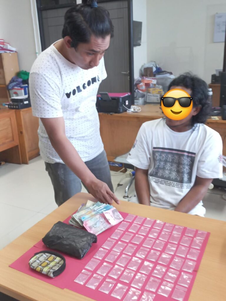Satuan Reserse Narkoba Polresta Balikpapan Amankan Penjual Sabu di Gunung Bugis WhatsApp Image 2024 05 12 at 09.27.47 2b667ca1