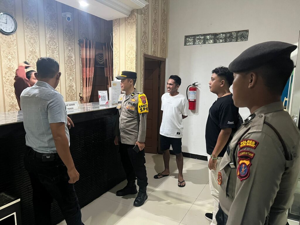 Polres Kutai Barat Laksanakan Patroli Cipkon untuk Antisipasi Gangguan Kamtibmas WhatsApp Image 2024 05 12 at 11.43.32 aa41f7aa