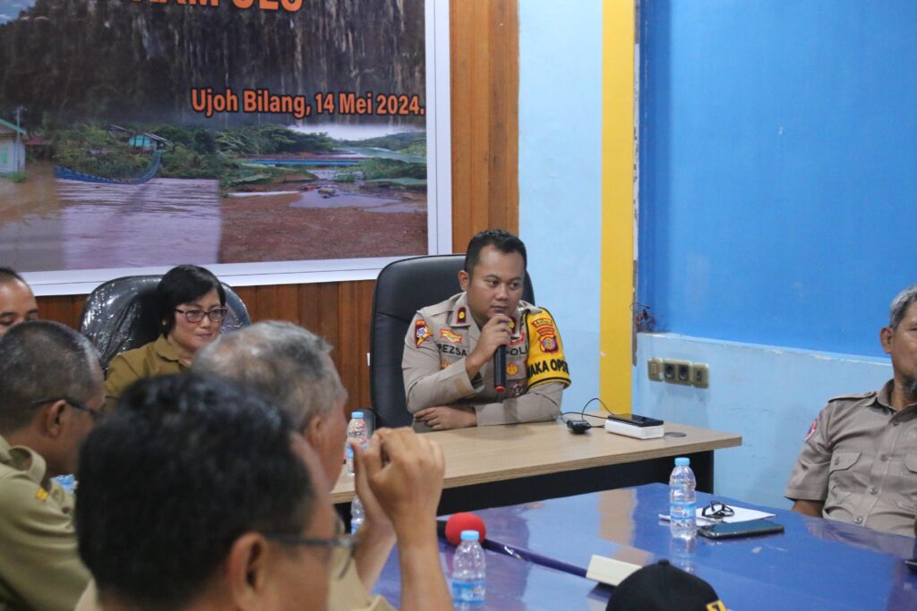 Rapat Koordinasi TRC – PB Multisektor Penanggulangan Bencana Banjir di Kabupaten Mahakam Ulu WhatsApp Image 2024 05 15 at 11.23.07 b5e94434