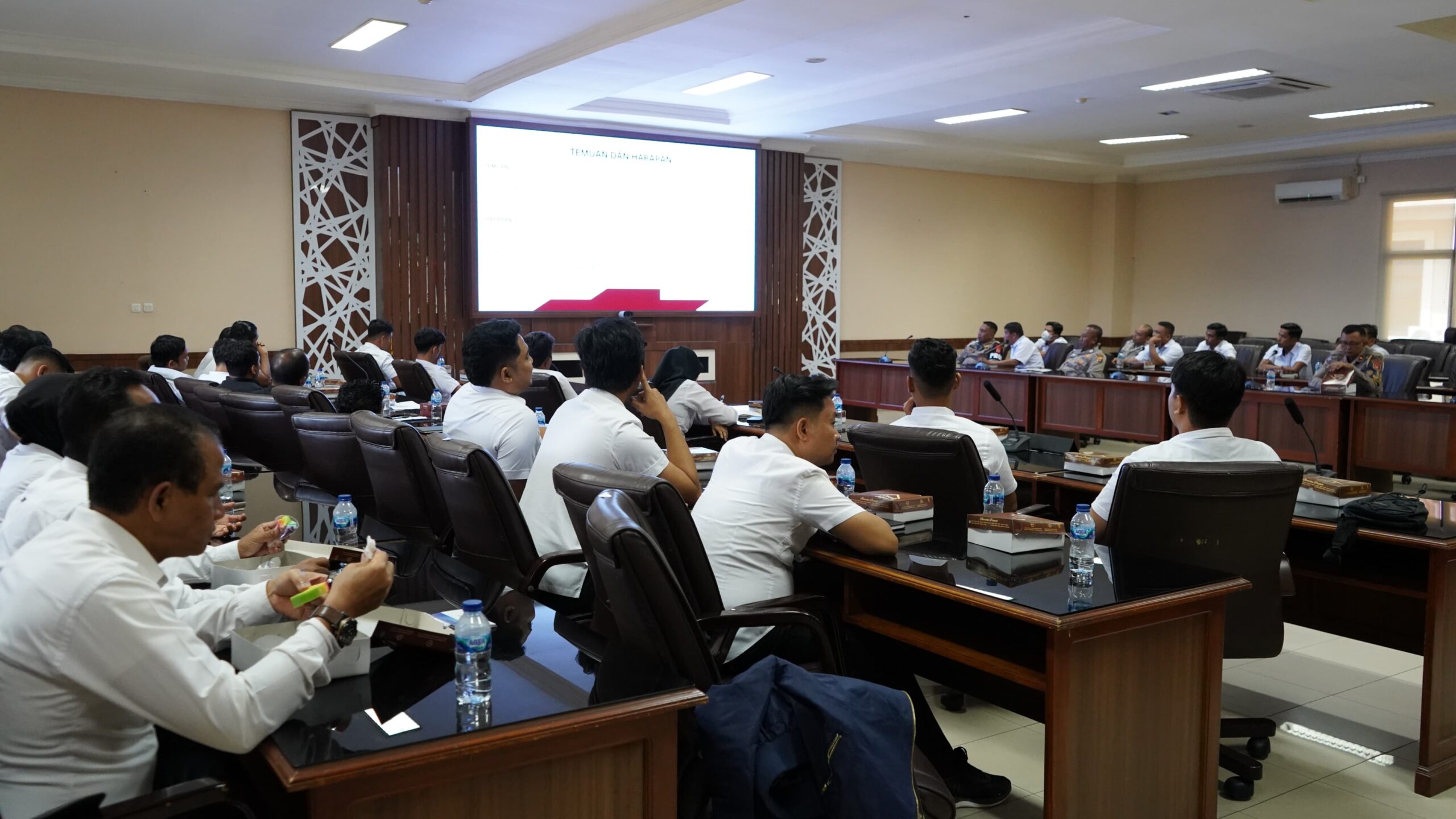 Polda Kaltim Gelar Diseminasi Kajian HAM Tentang Penghapusan Penyiksaan Dalam Proses Penyidikan Tindak Pidana 1 WhatsApp Image 2024 05 15 at 15.06.19 6b343cda scaled
