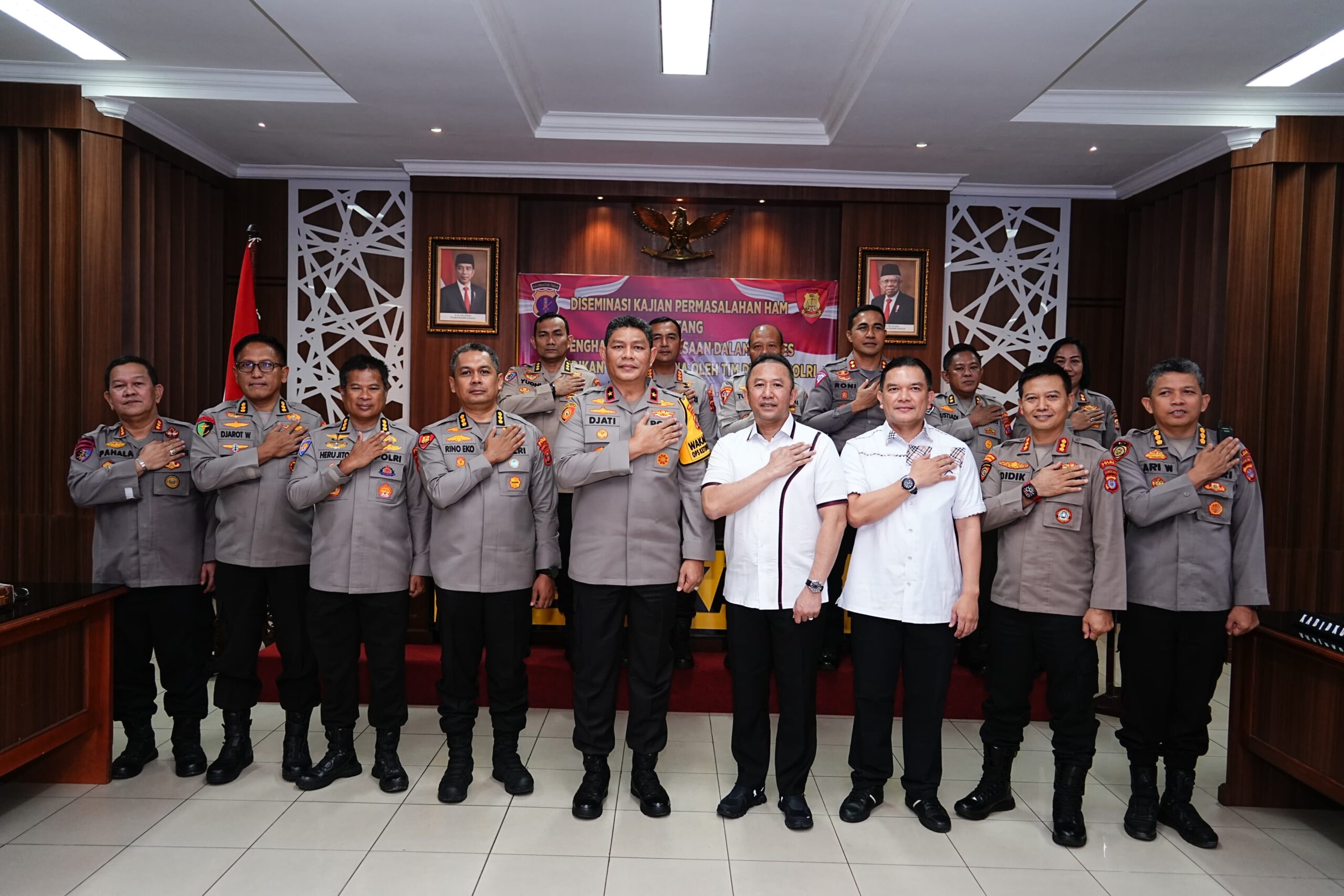 Polda Kaltim Gelar Diseminasi Kajian HAM Tentang Penghapusan Penyiksaan Dalam Proses Penyidikan Tindak Pidana 2 WhatsApp Image 2024 05 15 at 15.06.20 6d53f23d scaled